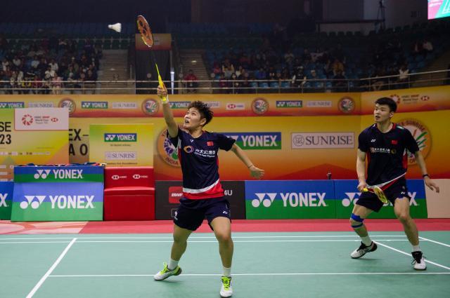 开云在线开户平台-梁伟铿王昶摘赛季首金 “黄鸭”“凡尘”非战斗性减员