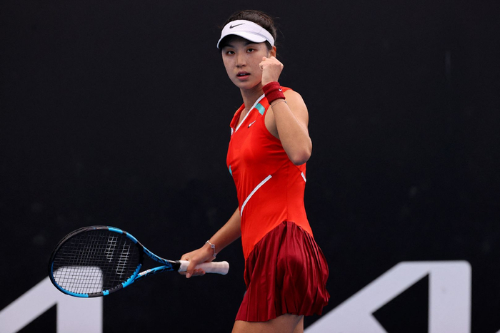 开云体育登录入口-今日！cctv5直播澳网，中国金花王欣瑜VS奥斯塔彭科，商竣程出战|男单|央视|混双|中国女网|吴易昺_新浪体育_新浪新闻