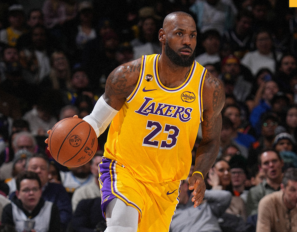 开云在线开户平台-成功逆转！东契奇轰38+13+10，湖人击溃残阵掘金，詹姆斯准三双